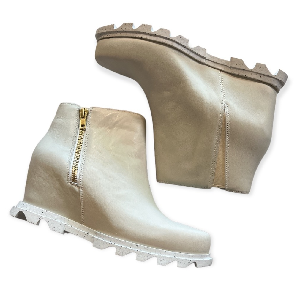 ** SOREL | Joan of Arctic Wedge III Zip Eco in Natural/Sea Salt